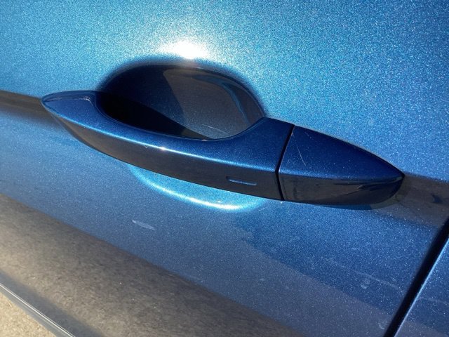 Certified Used 2019 Silk Blue Metallic Volkswagen 2.0T SE image 25