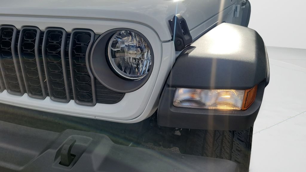 Used 2026 White Jeep Sport S image 25