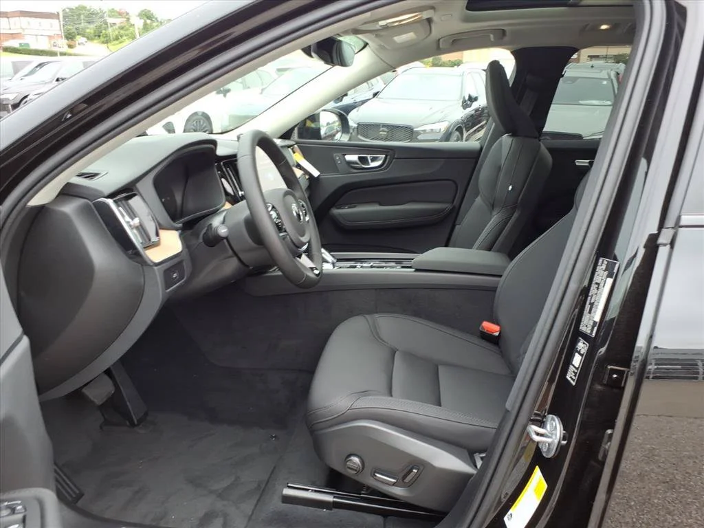 New 2026 Onyx Black Volvo Plus image 11