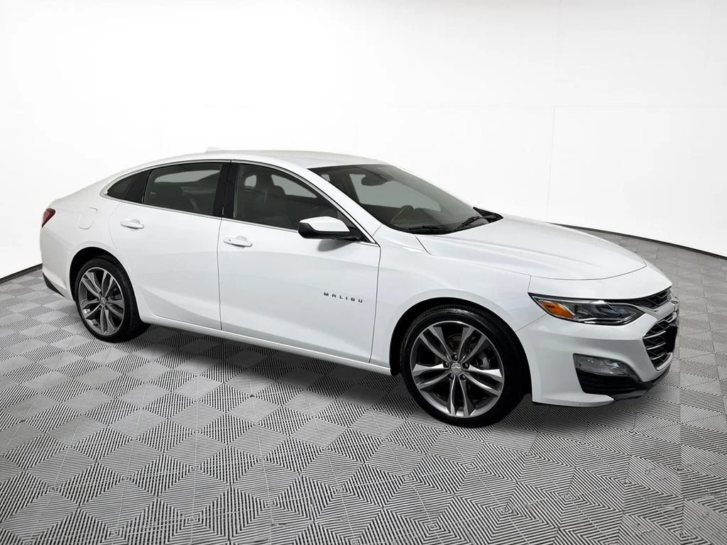 Used 2024 White Chevrolet LT image 5