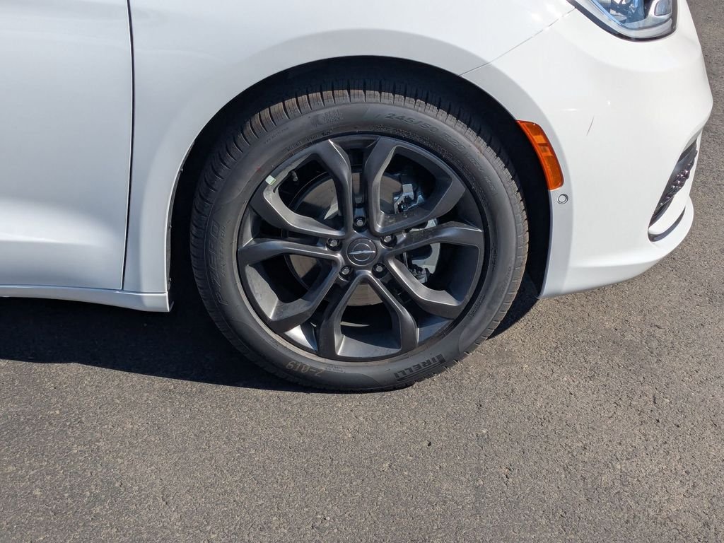 2026 Chrysler Pacifica Select - Photo 9