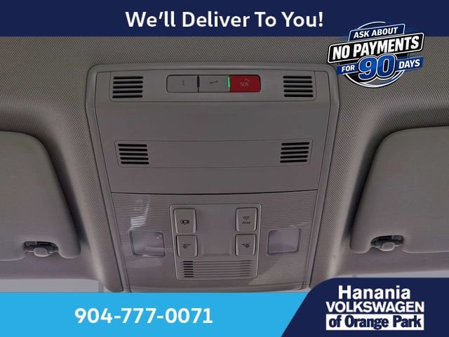 Used 2021 White Volkswagen  image 25