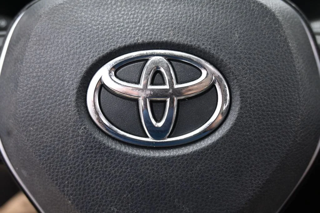 Used 2022 Gray Toyota XLE Premium image 15