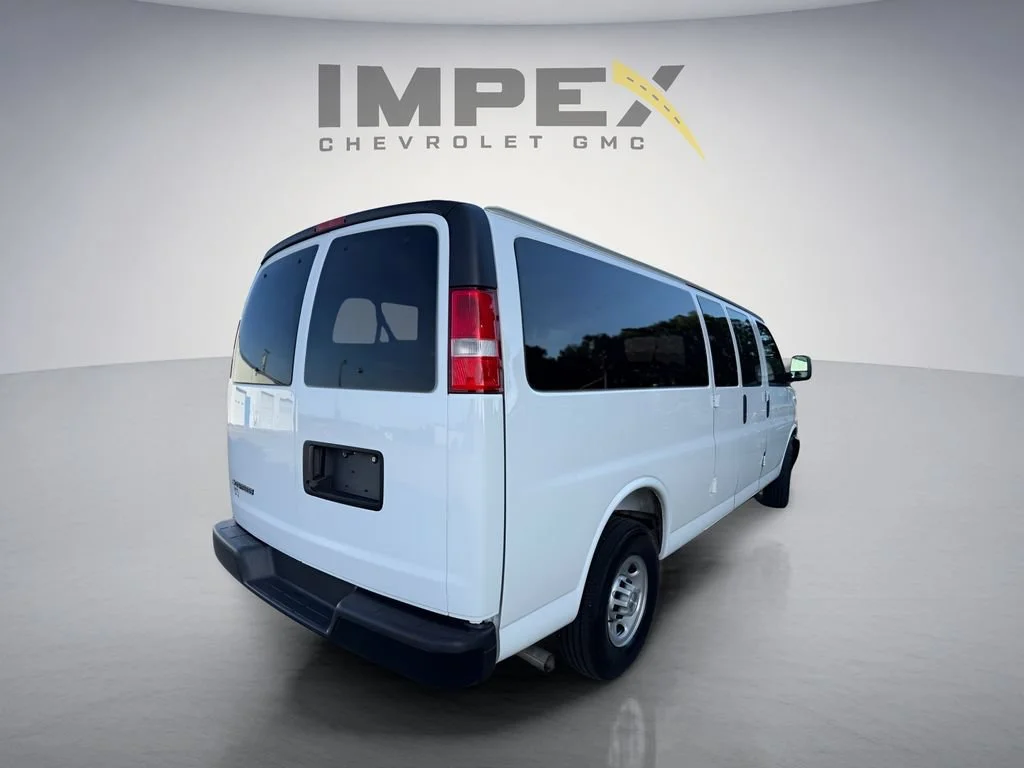 Used 2021 Summit White Chevrolet WT image 5