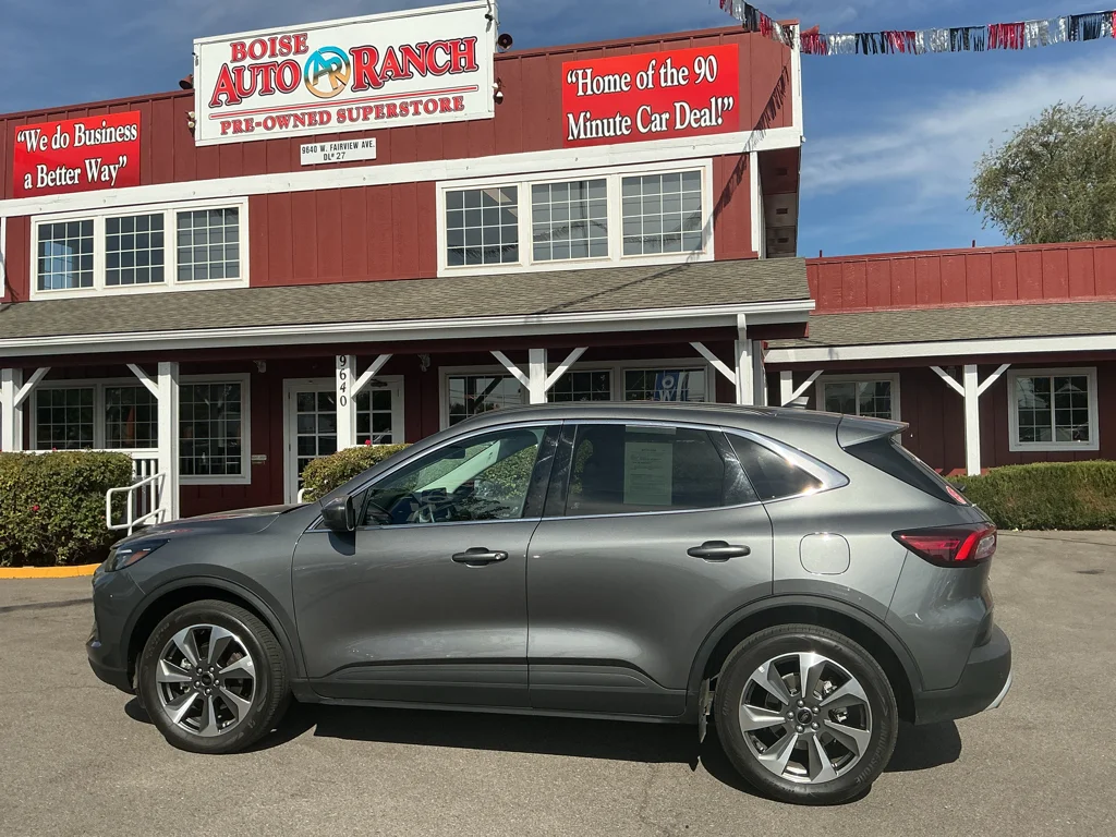 Used 2025 Carbonized Grey Metallic Ford Platinum image 8