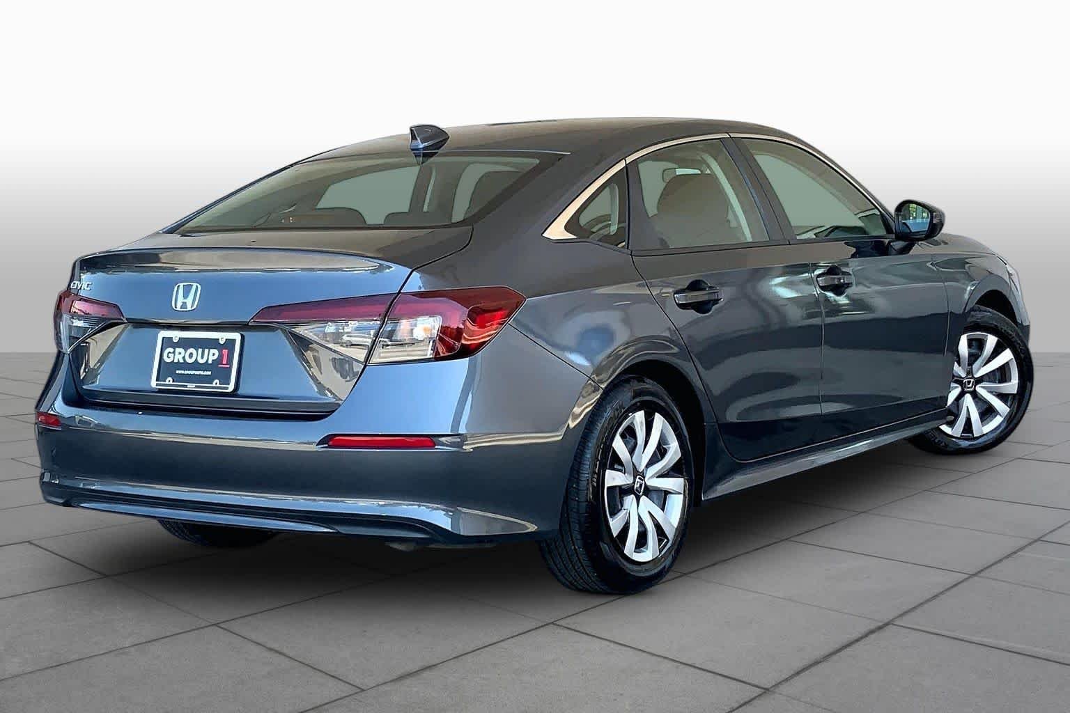 Used 2025 Meteorite Gray Metallic Honda LX image 13