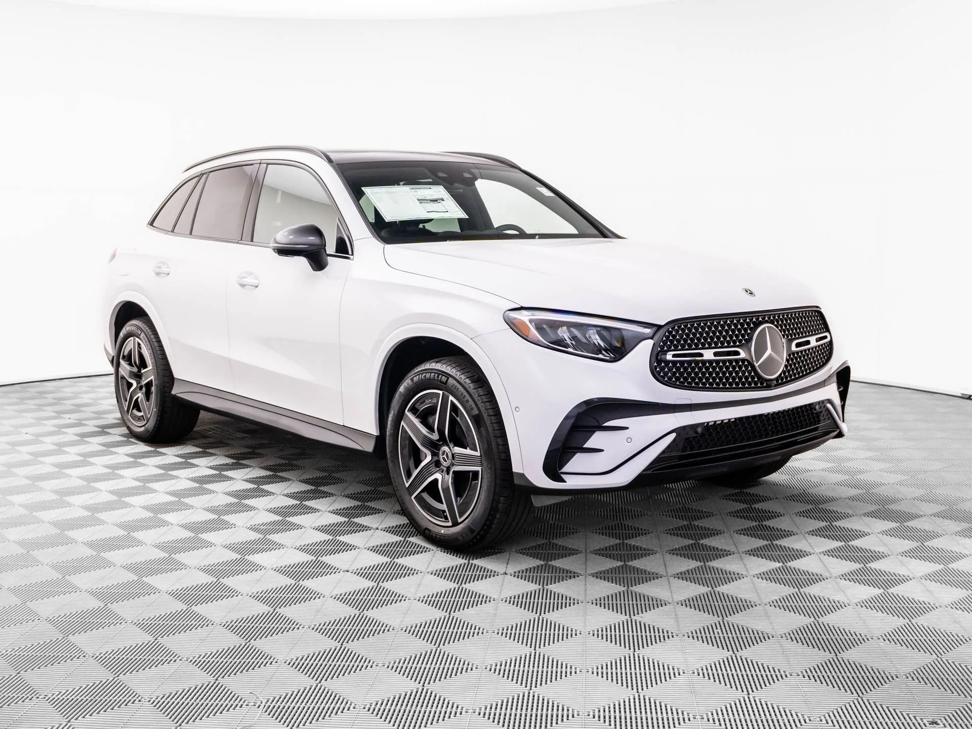 New 2026 White Mercedes-Benz GLC 300 image 7