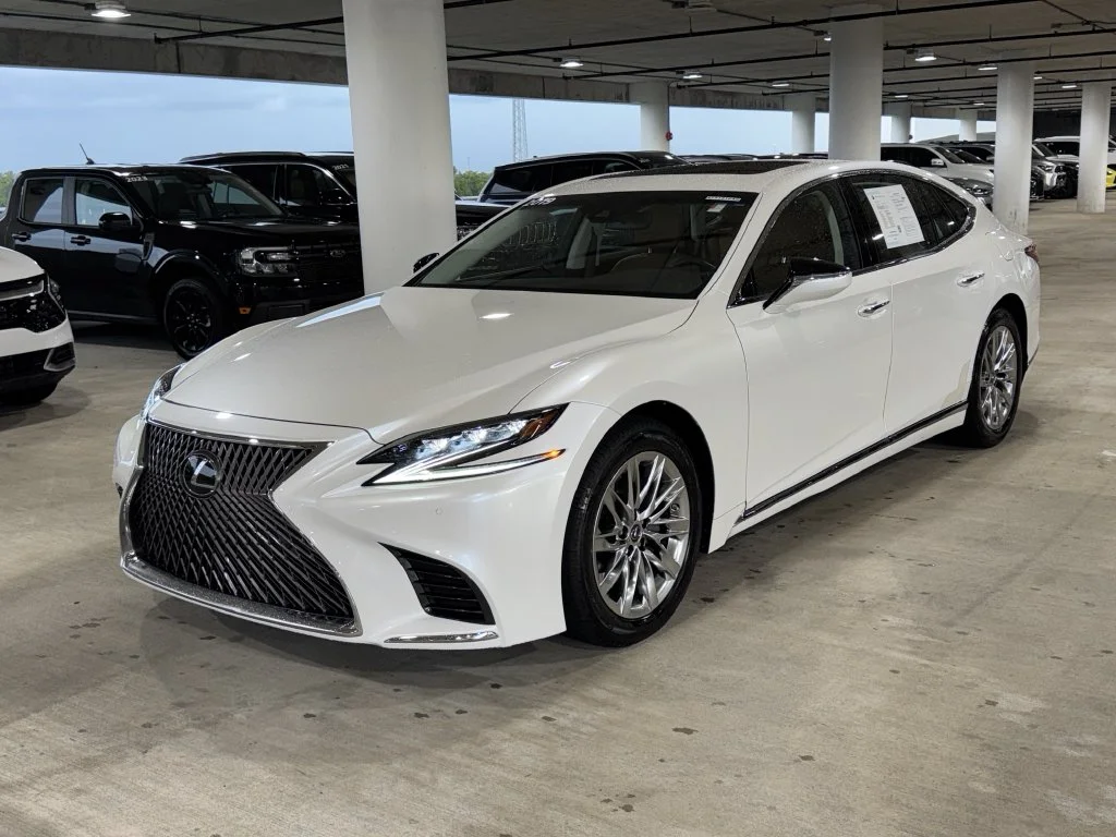 Used 2019 White Lexus 500 Base image 4