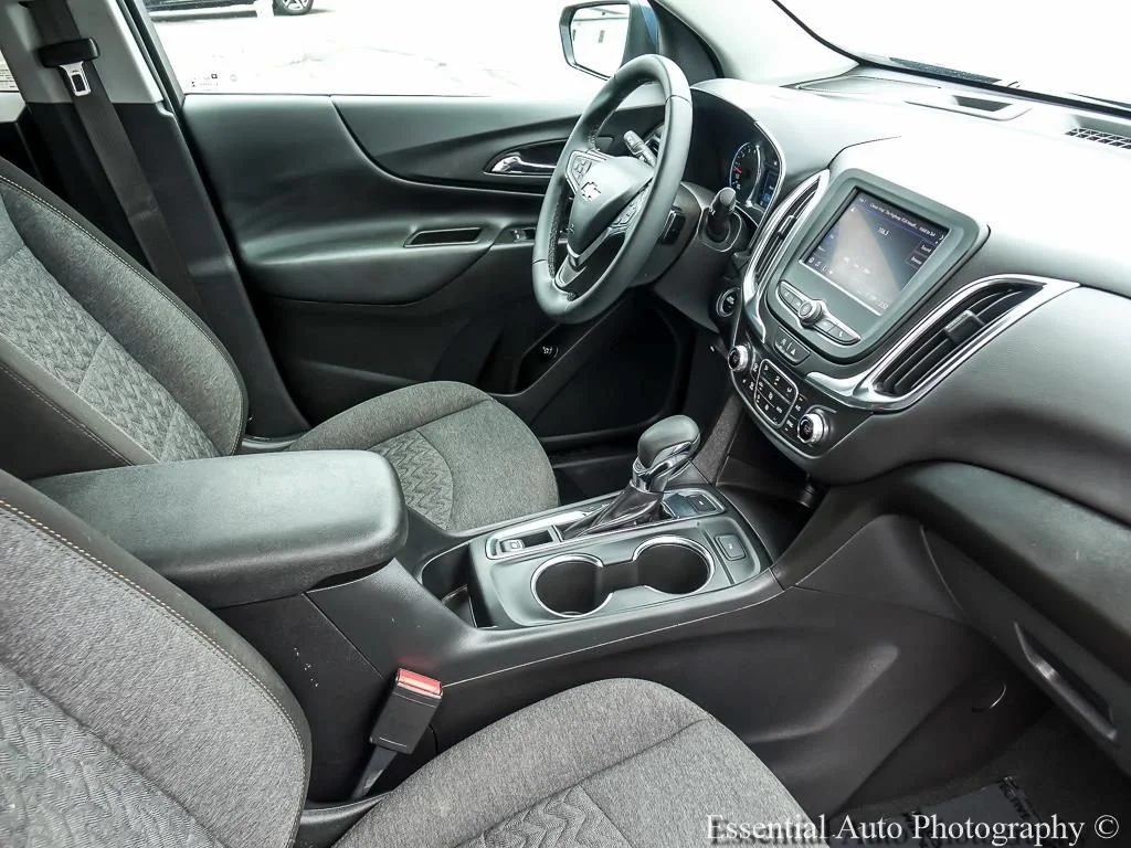 Used 2024 Lakeshore Blue Metallic Chevrolet LT image 26