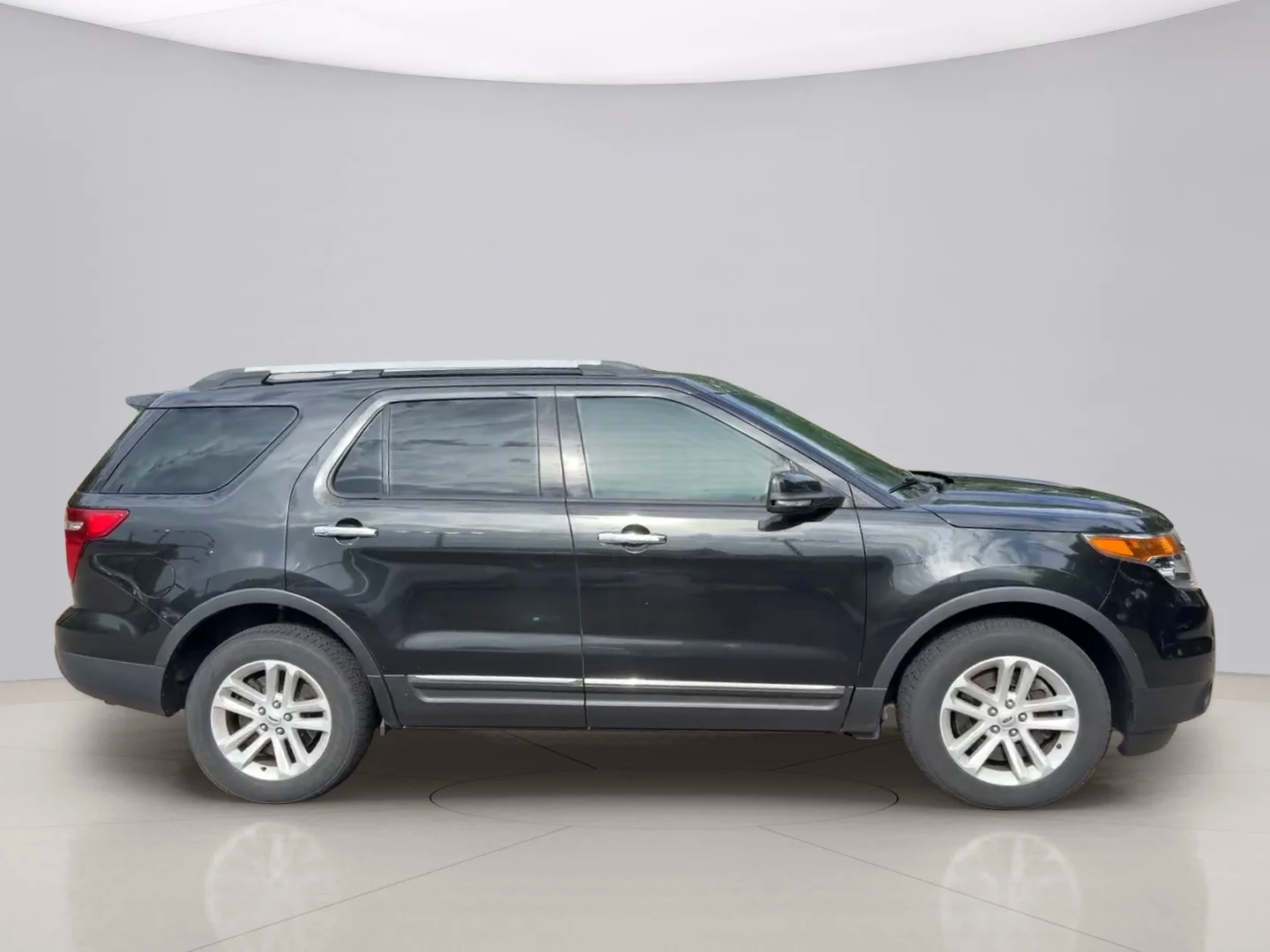 Used 2015 Black Ford XLT 4WD image 6