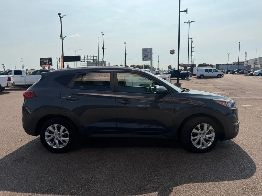 Used 2021 Blue Hyundai Value image 6