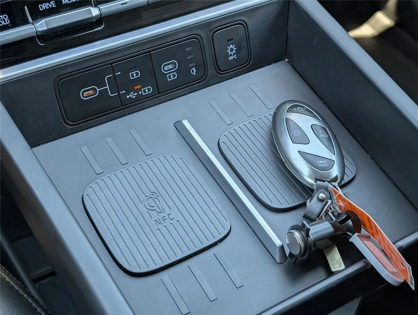 Used 2025 Hampton Gray Hyundai Limited image 19