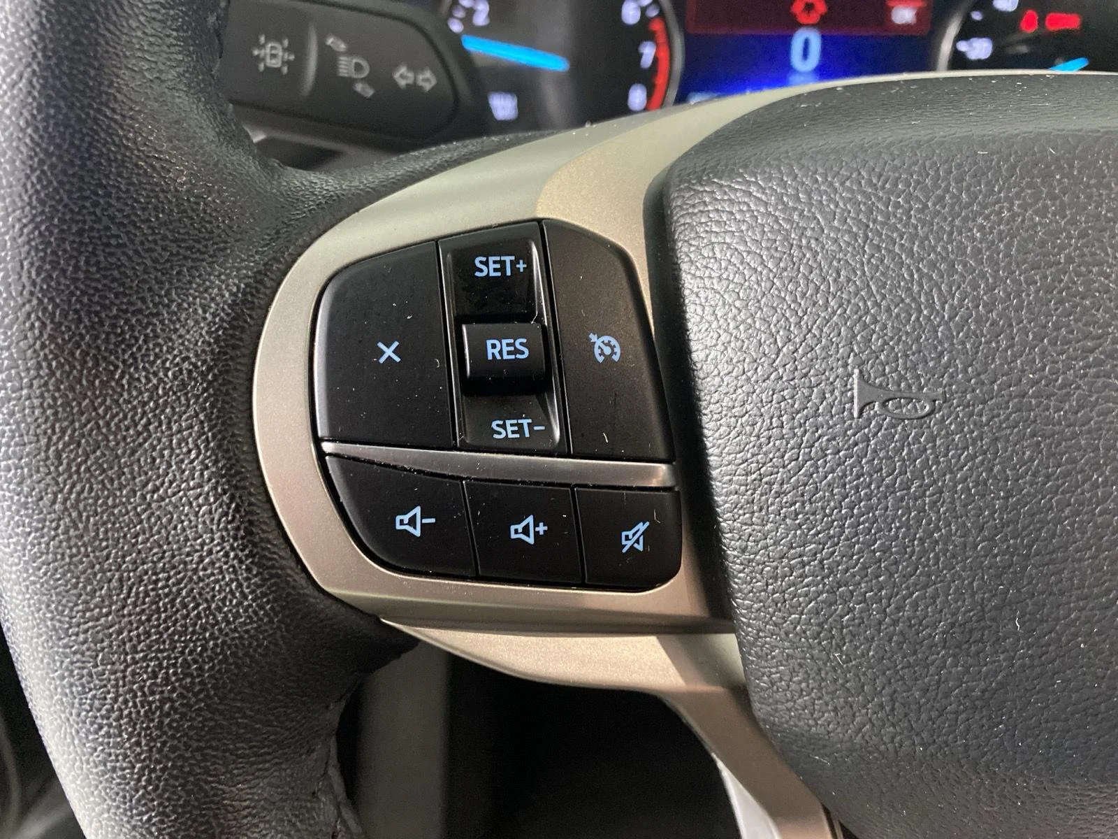 Used 2023 Forged Green Ford XLT image 25