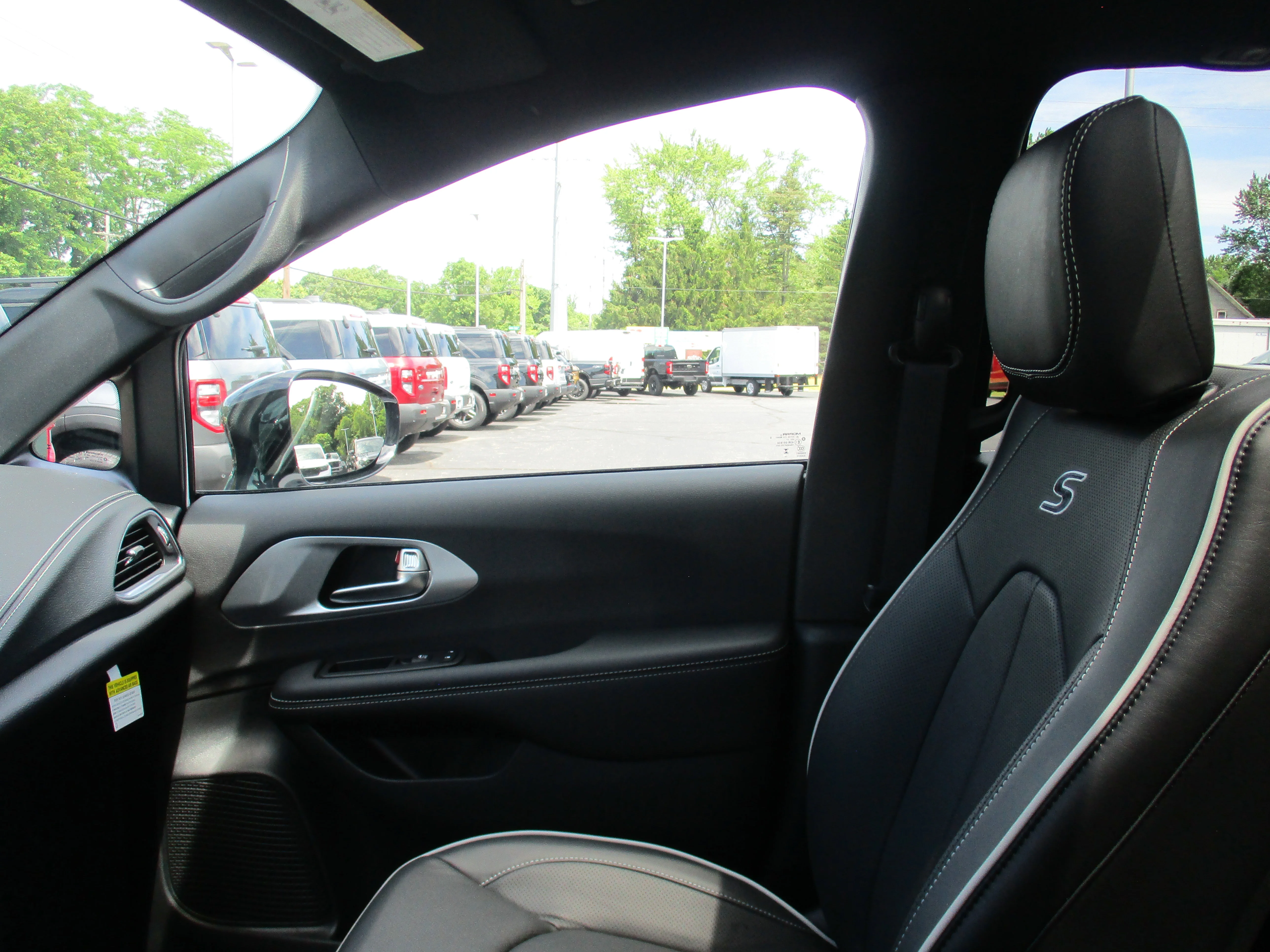 2025 Chrysler Pacifica Limited - Photo 31
