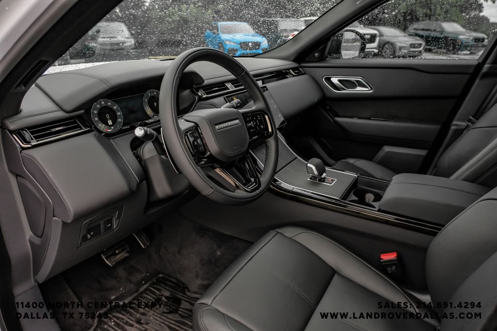 New 2026 Fuji White Land Rover Dynamic SE image 2