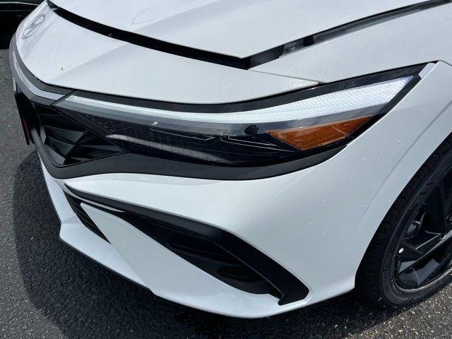 New 2026 White Hyundai SEL Sport image 13