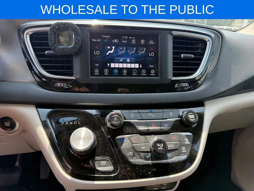 Used 2020 Silver Chrysler Touring L image 9
