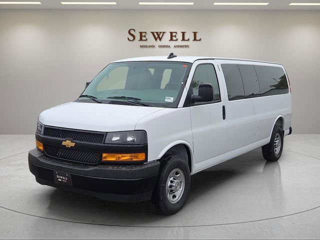 2026 Chevrolet Express 3500 LS Extended's photo