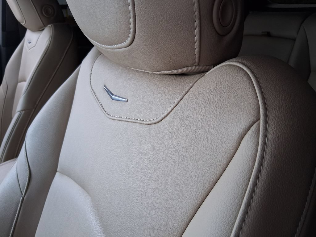 Used 2024 Crystal White Tricoat Cadillac Luxury image 20