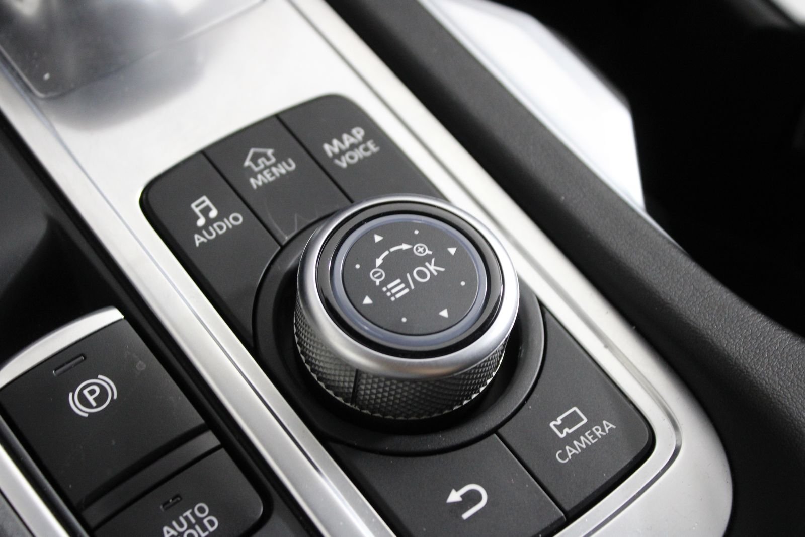 Used 2025 Black INFINITI Sensory image 30