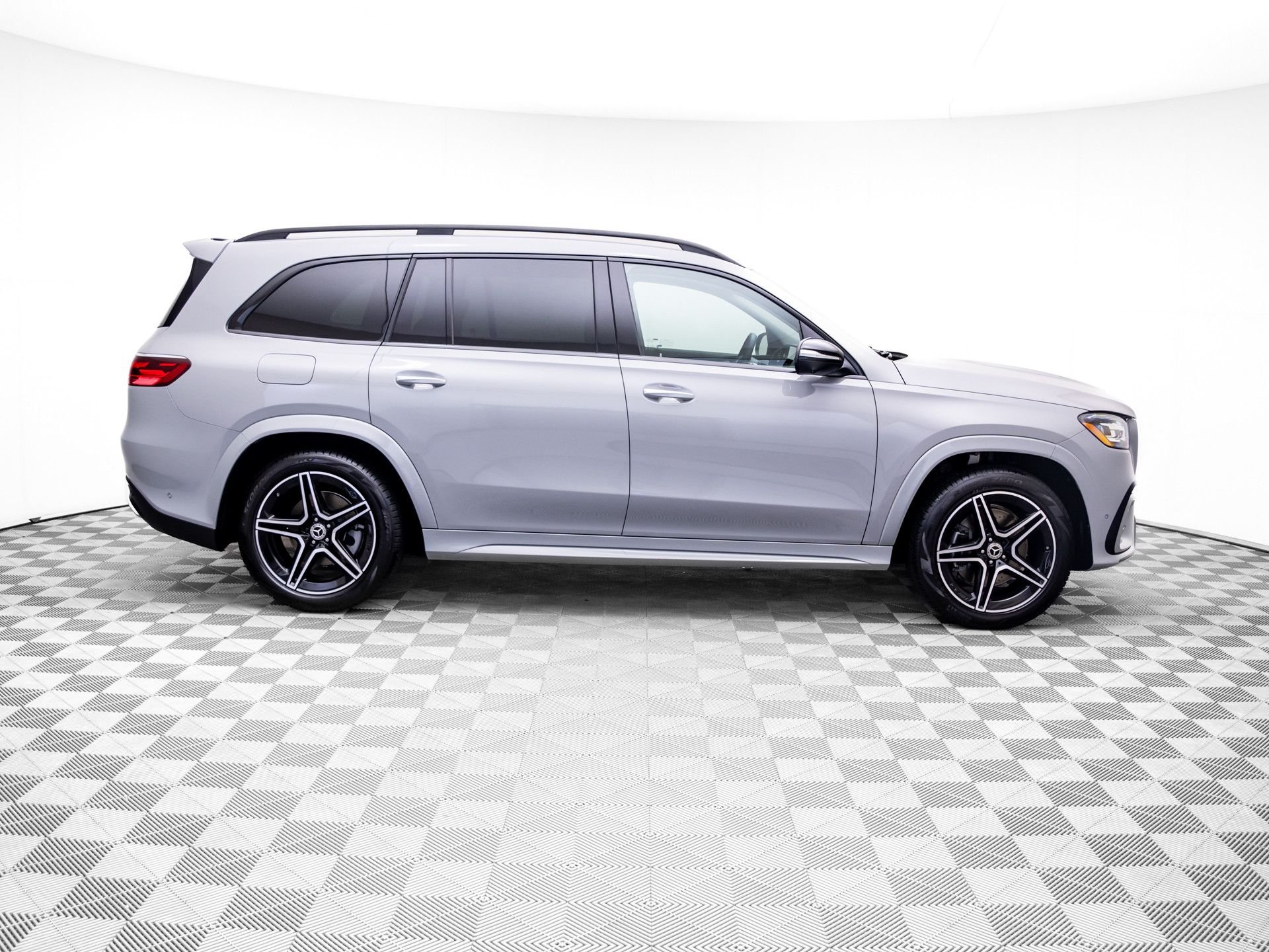 New 2026 MANUFAKTUR Alpine Grey Mercedes-Benz GLS 450 image 6
