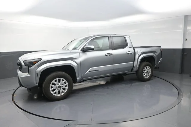 Used 2025 Silver Toyota SR5 image 43