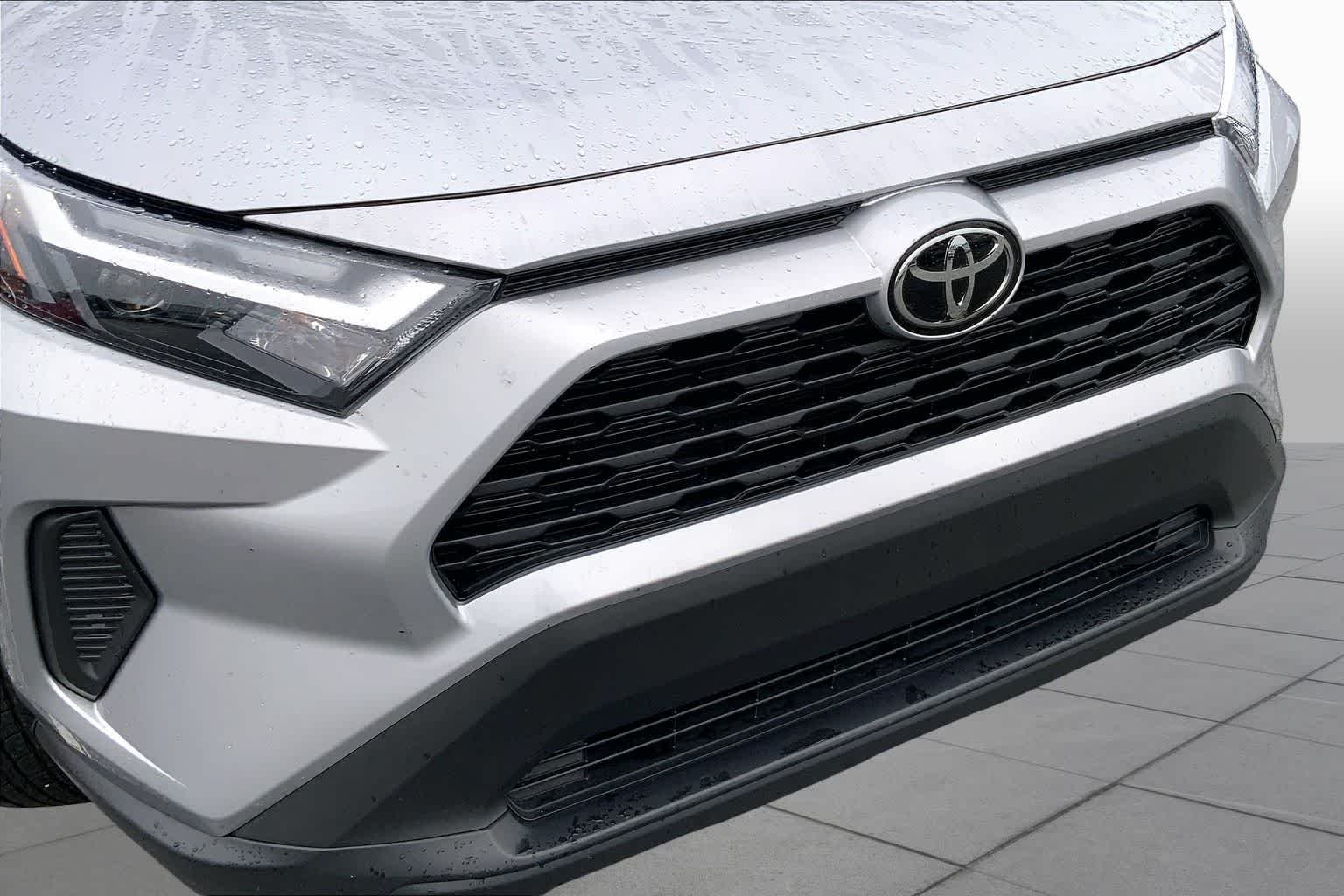 Used 2024 Silver Sky Metallic Toyota XLE image 29