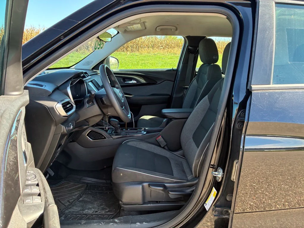 Used 2021 Black Chevrolet LS image 9