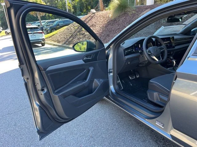 2026 Volkswagen Jetta Sport - Photo 4