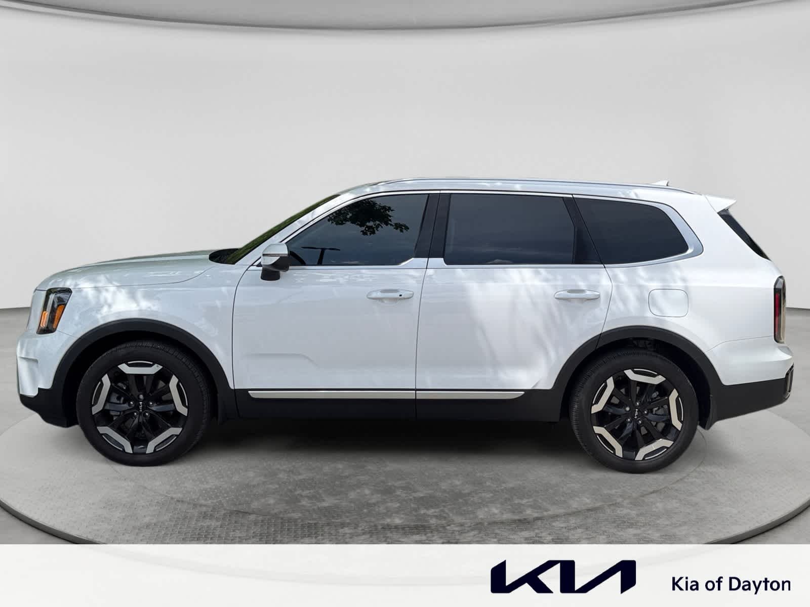 Certified Used 2025 Glacial White Pearl Kia EX image 8
