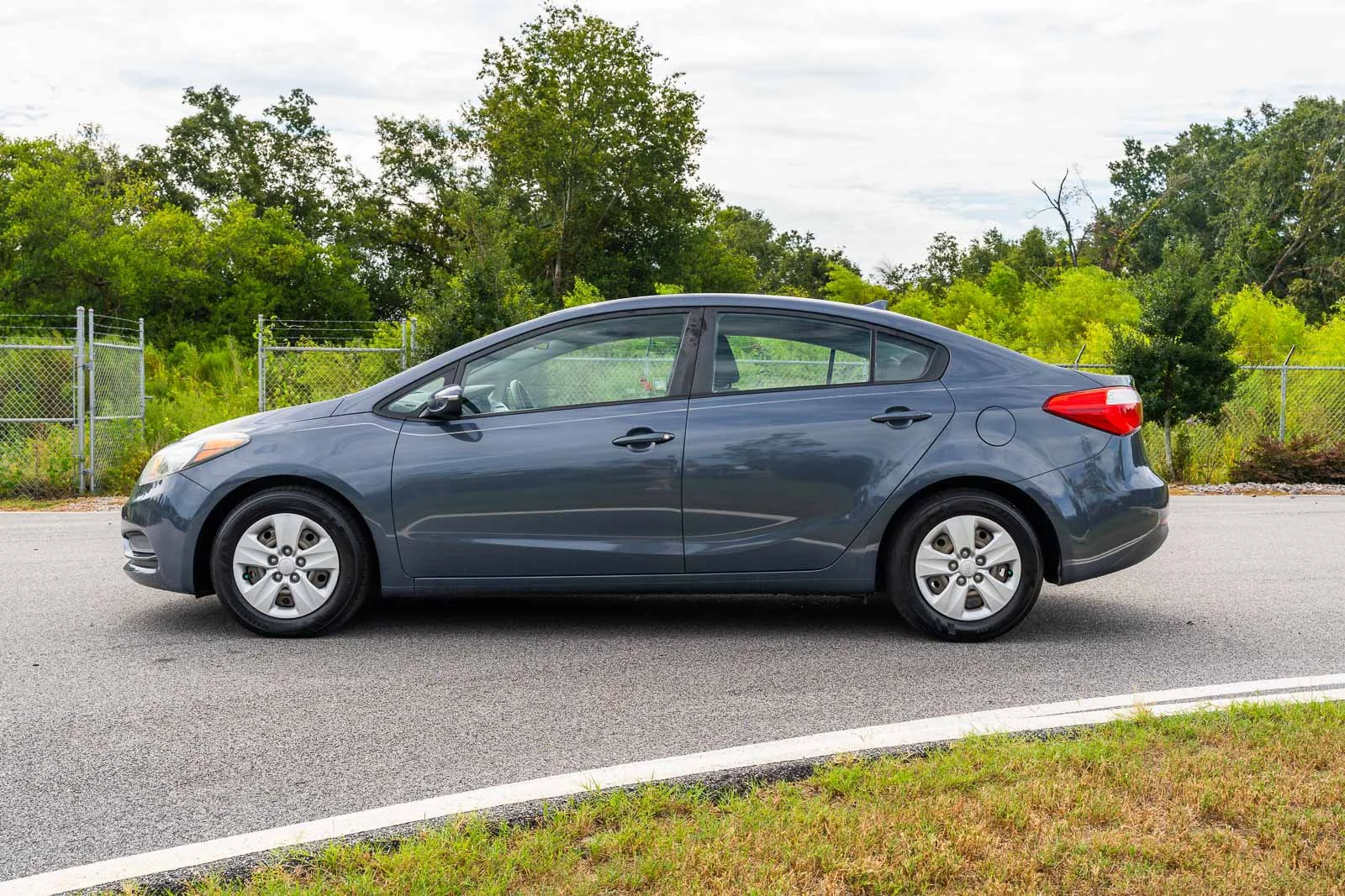 Used 2015  Kia LX image 3