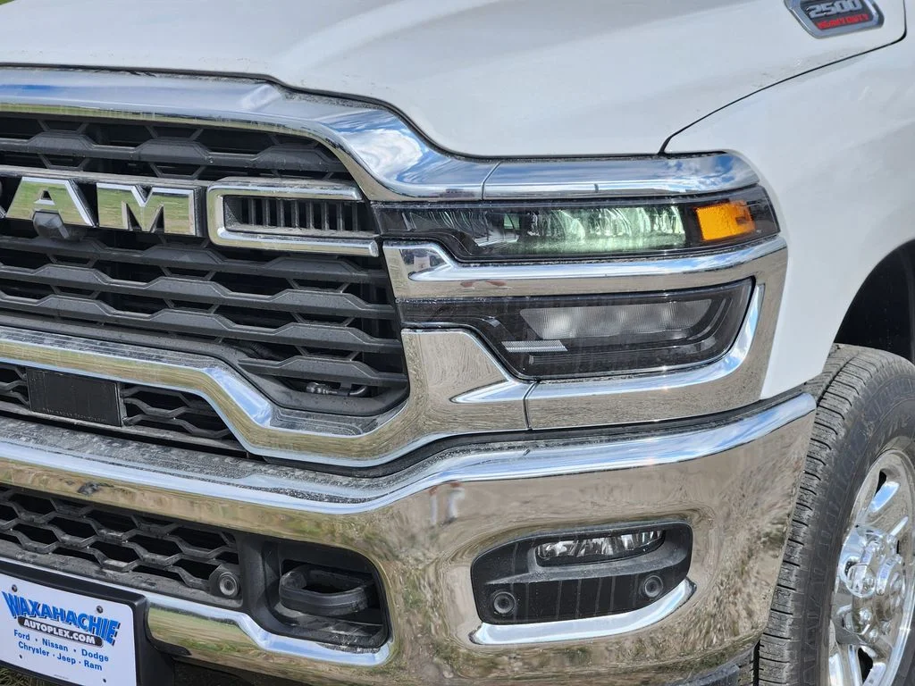 New 2026 Bright White Clear-Coat Exterior Paint RAM Tradesman image 5