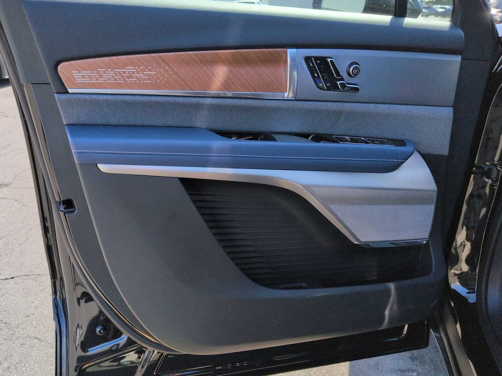 2026 Cadillac VISTIQ Premium Luxury - Photo 10