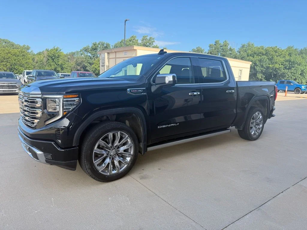 Used 2024 Black GMC Denali image 3
