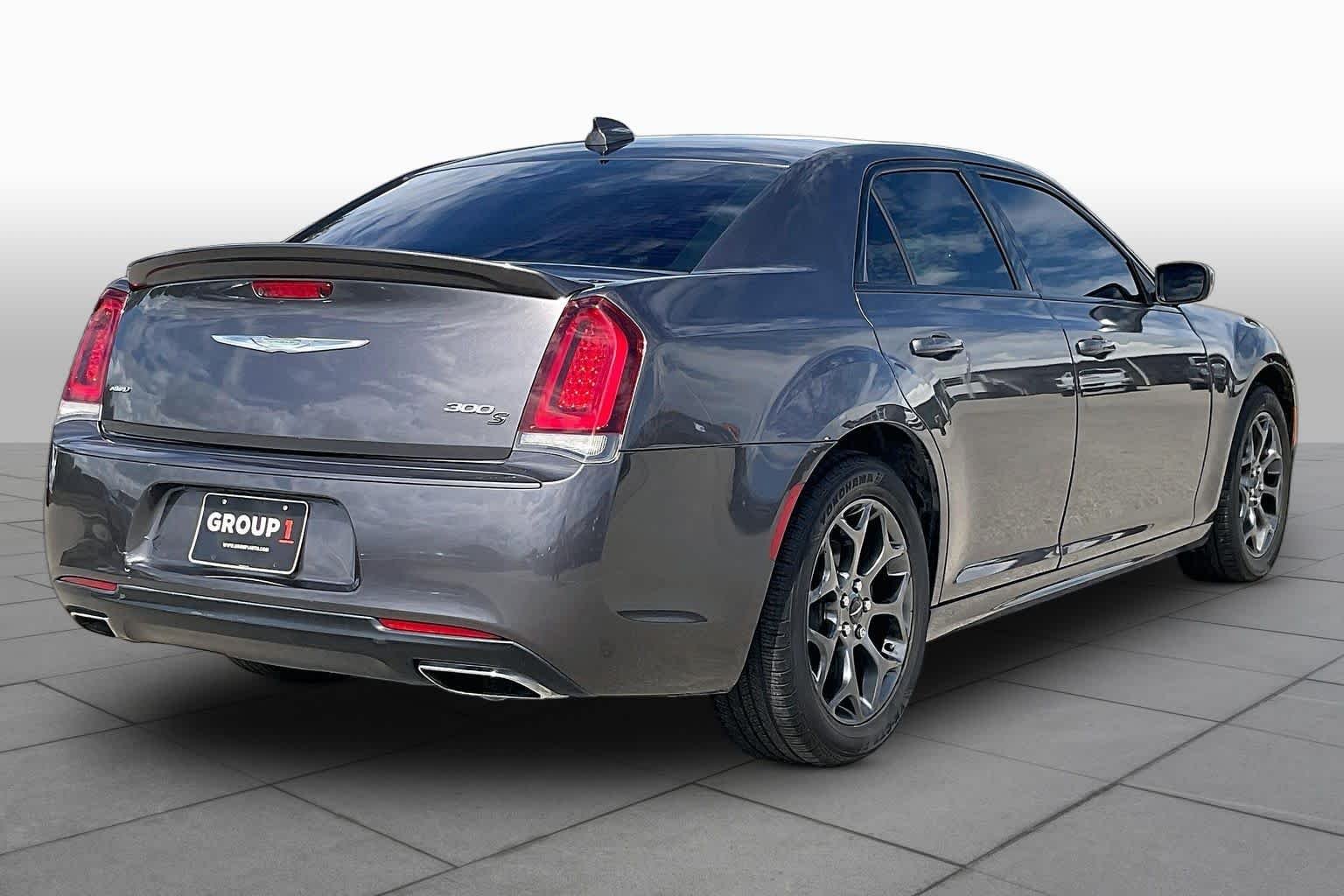 Used 2017 Granite Crystal Metallic Clearcoat Chrysler 300S image 13