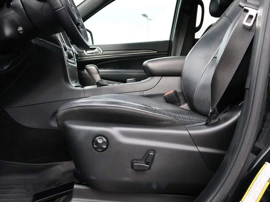 Used 2018 Black Jeep Limited image 36