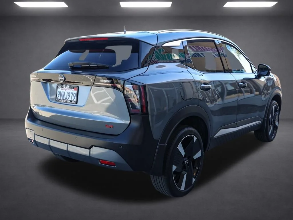 Used 2025 Gray Nissan SR image 3