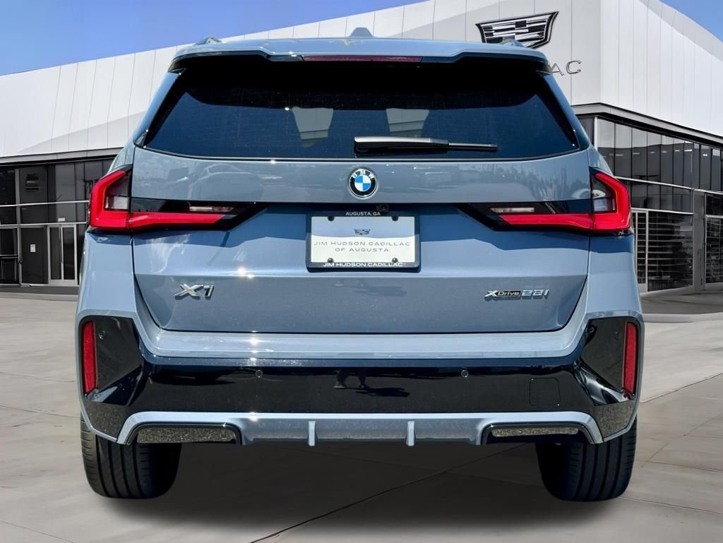 Used 2025  BMW xDrive28i image 6