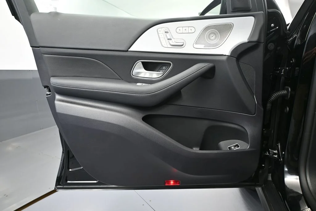 Used 2026 Black Mercedes-Benz GLS 450 image 13