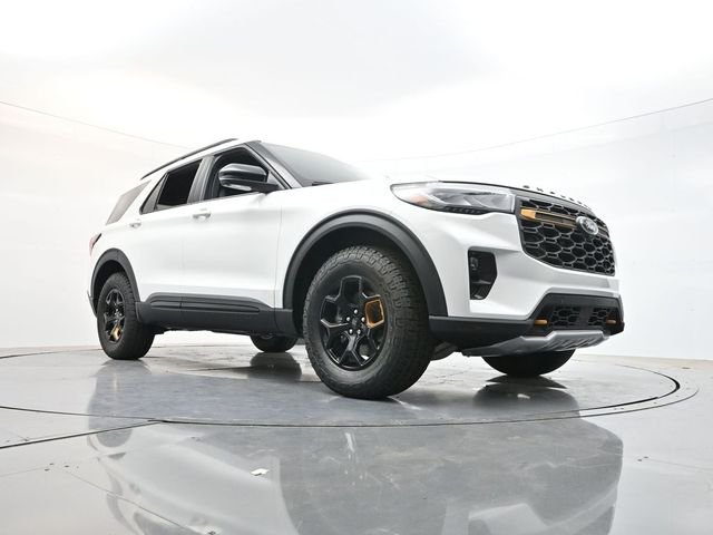 New 2026 Star White Metallic Tri-Coat Ford Tremor® image 43