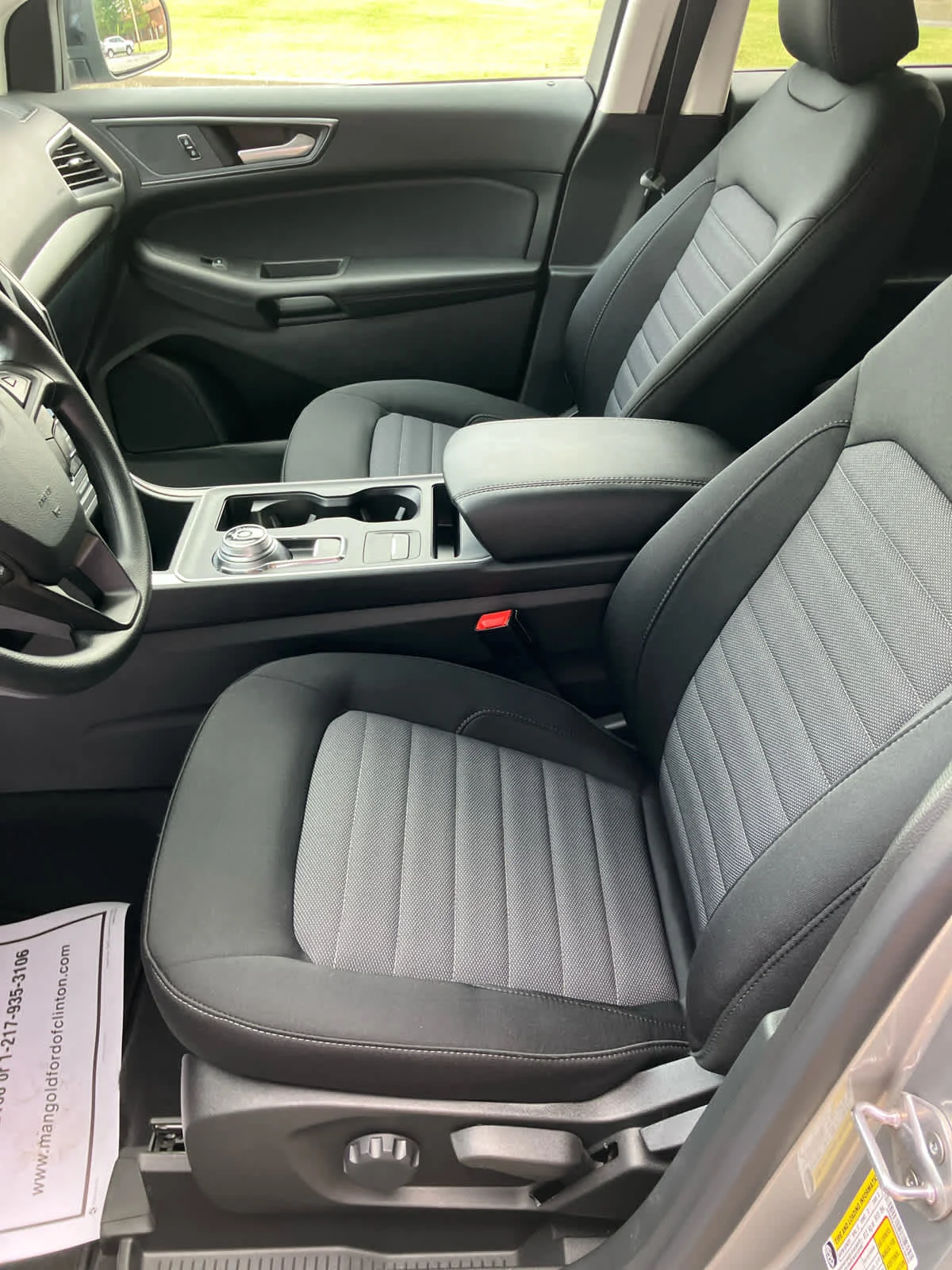 New 2023 Iconic Silver Metallic Ford SE image 13