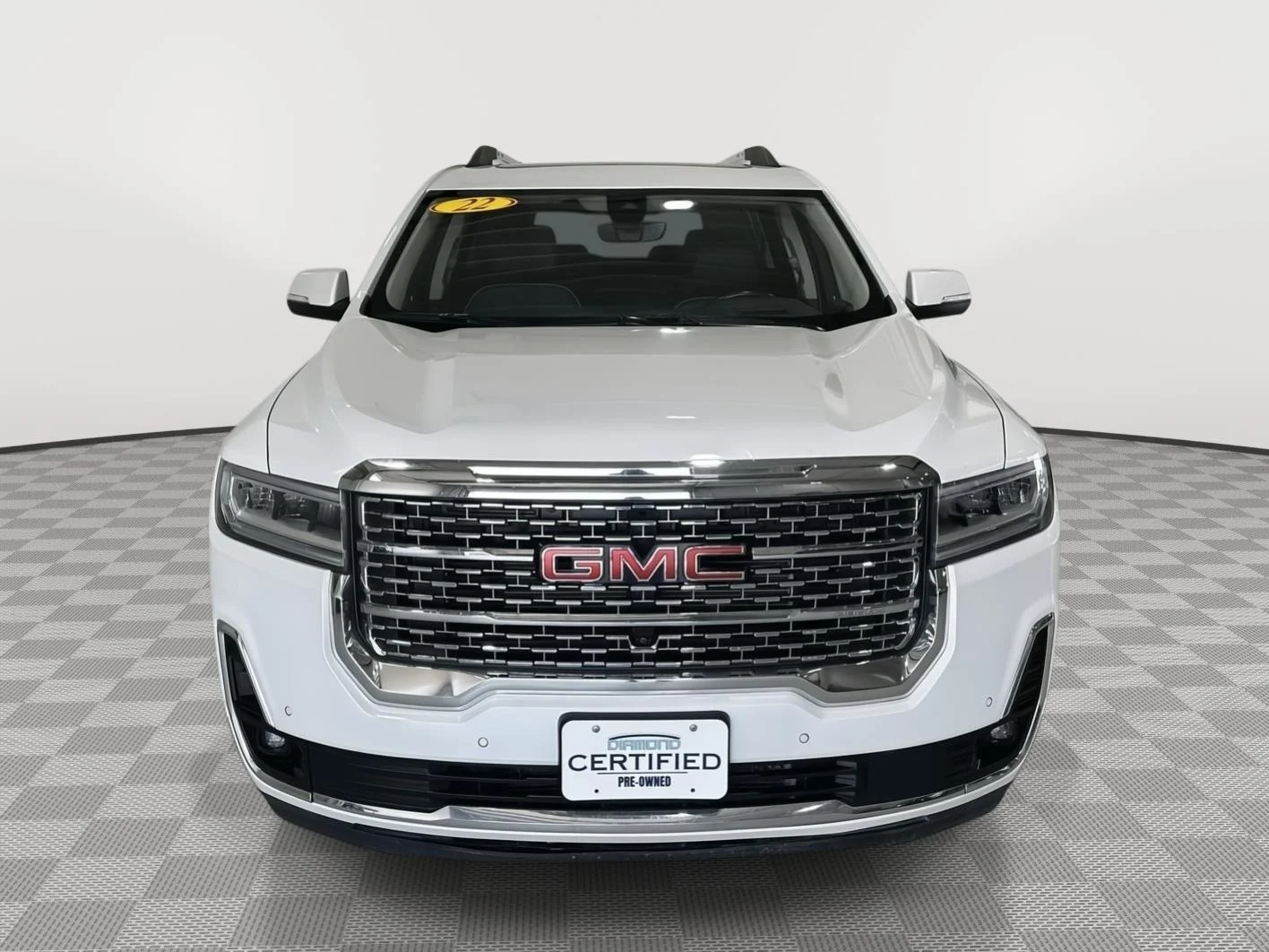 Used 2022 White Frost Tricoat GMC Denali image 8