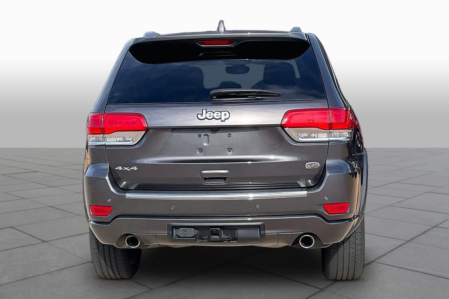 Used 2020 Granite Crystal Metallic Clearcoat Jeep Overland image 4