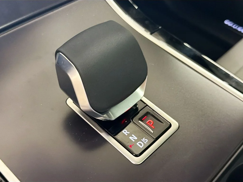 New 2026 Batumi Gold Premium Metallic Land Rover  image 18