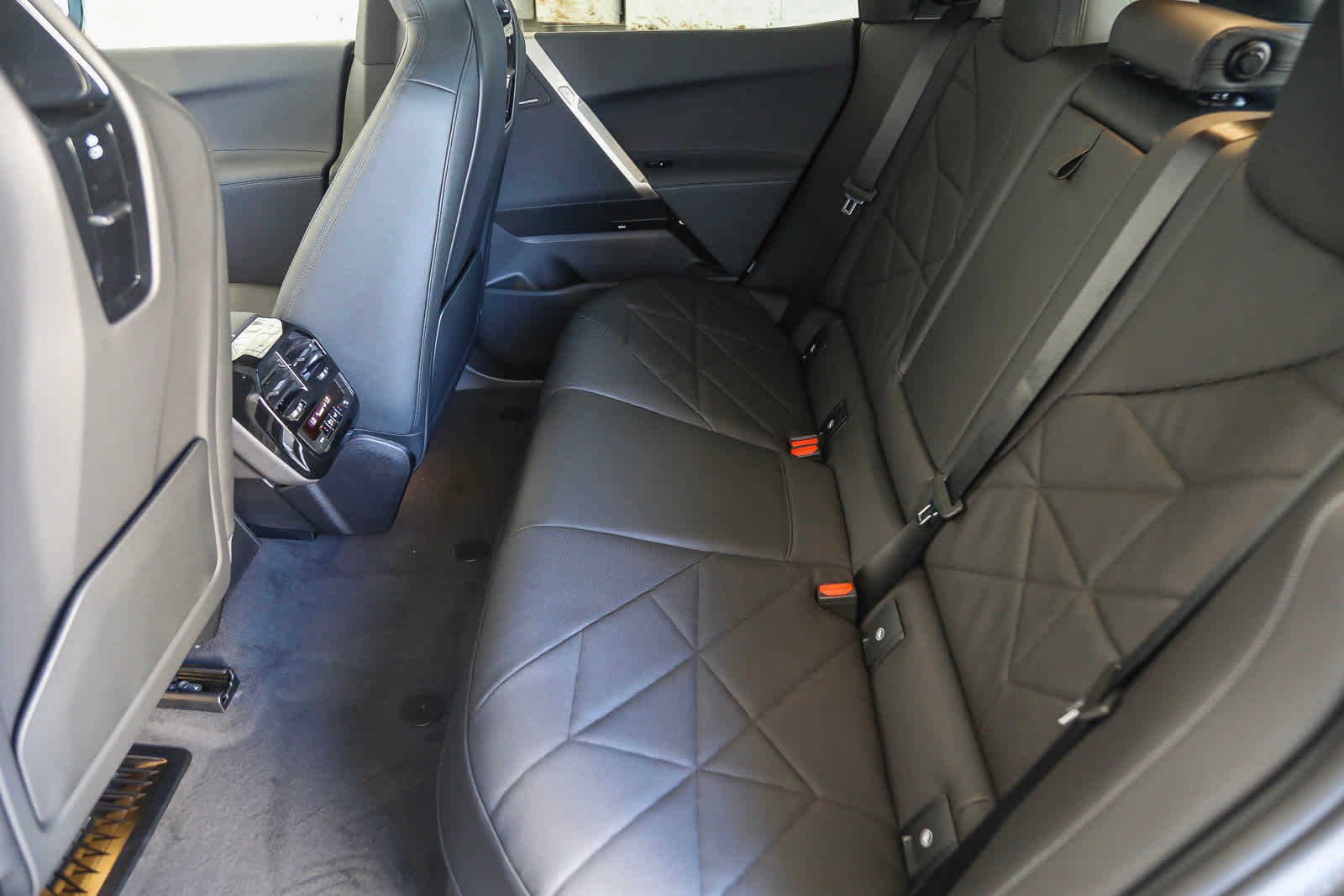 2025 BMW iX 50 - Photo 18