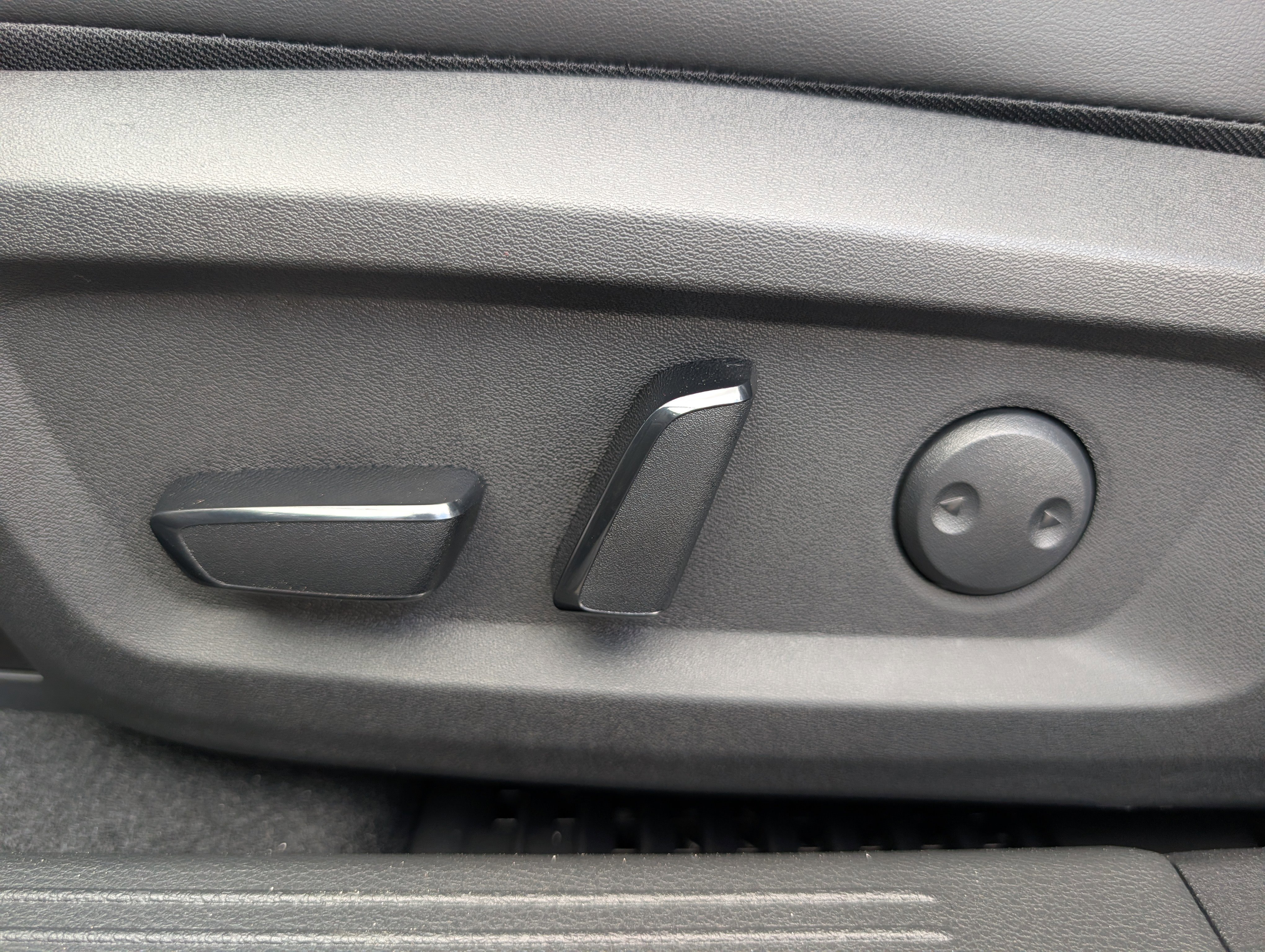 New 2026 Gun Metallic Nissan Platinum image 16