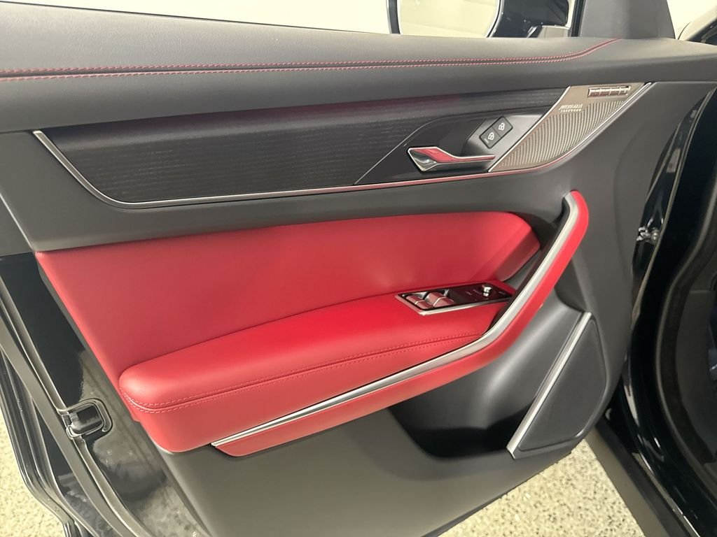 2026 Jaguar F-Pace R-Dynamic S - Photo 13