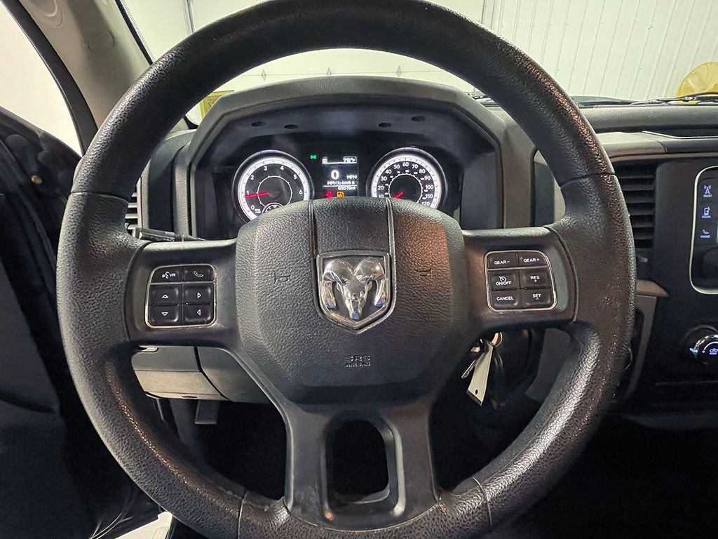 Used 2017 Granite Crystal Clearcoat Metallic Ram Express image 27