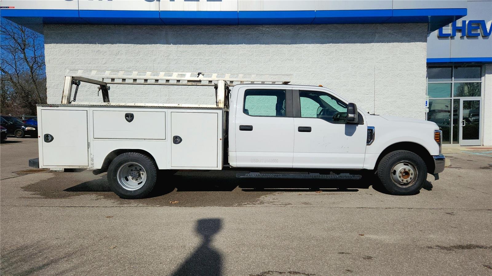 2019 Ford F-350 Super Duty Chassis Cab XL