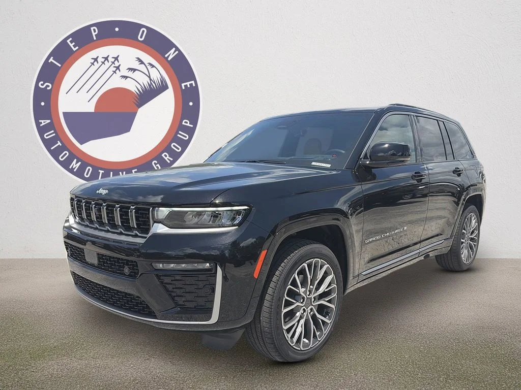 New 2026 Diamond Black Crystal Pearl-Coat Exterior Paint Jeep Summit image 2